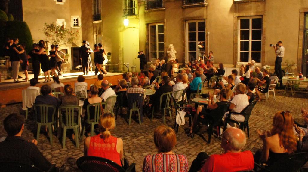 Hotel Particulier Maleteste Дижон Экстерьер фото