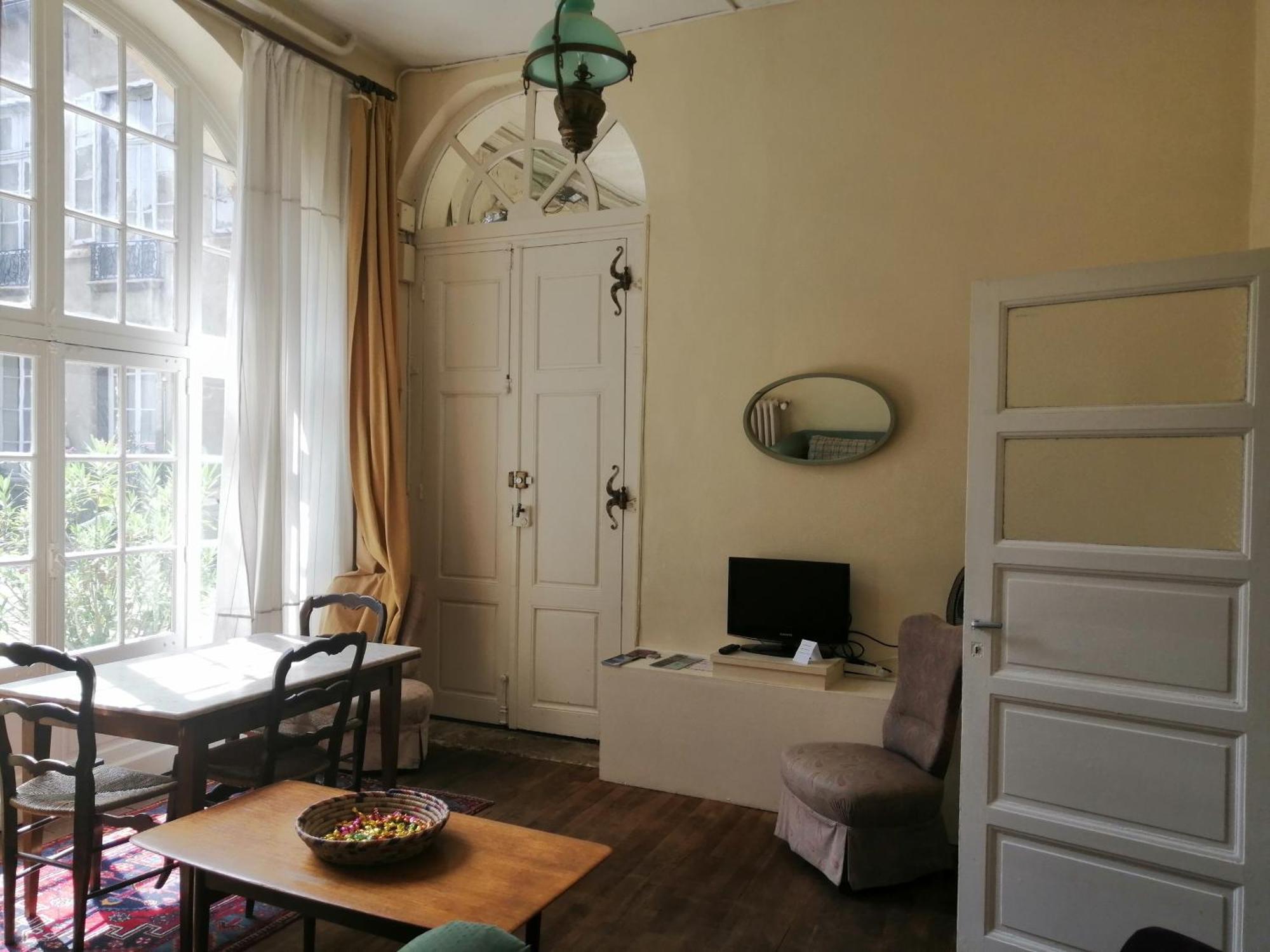 Hotel Particulier Maleteste Дижон Экстерьер фото